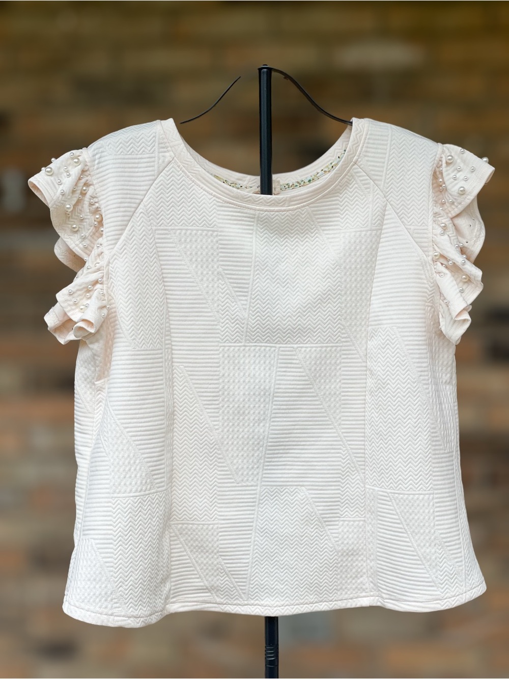 Umgee Cream Textured Pearl Ruffle Sleeve Top Size Large